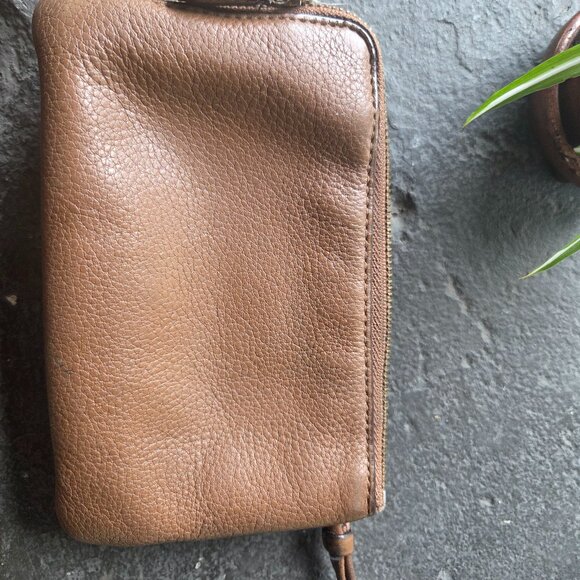 Authentic Leather Coach Wristlet - Picture 1 of 3
